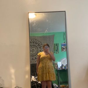 No damage, also rose are on the dress and good for summer